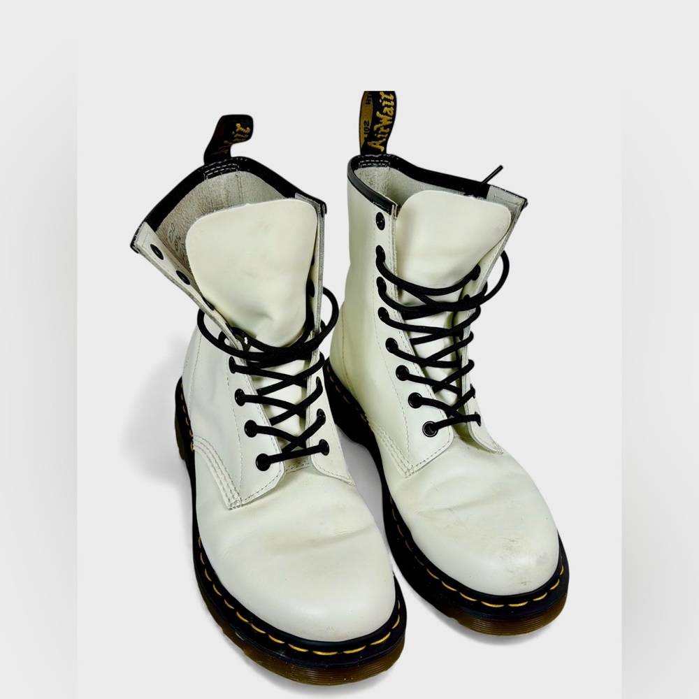Dr. Martens‎ White Leather Combat Boots – Size 41 / US 9 – Women’s